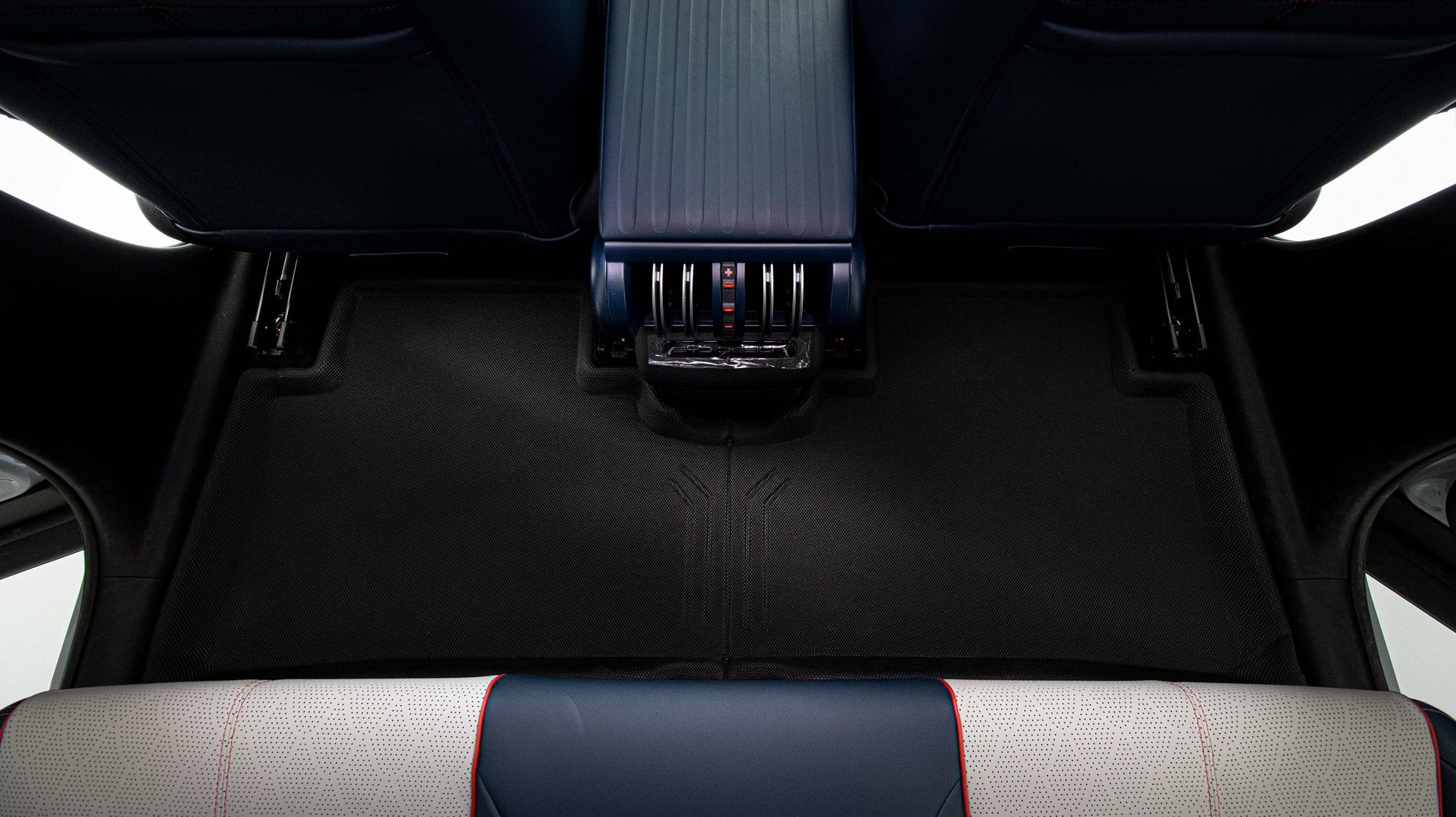 พรมปูพื้นรถยนต์ BYD ATTO 3 12