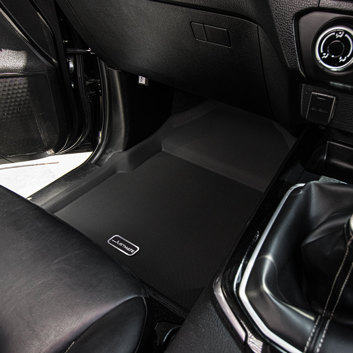 พรมปูพื้นรถยนต์ Justmate Isuzu D-Max 4d 004