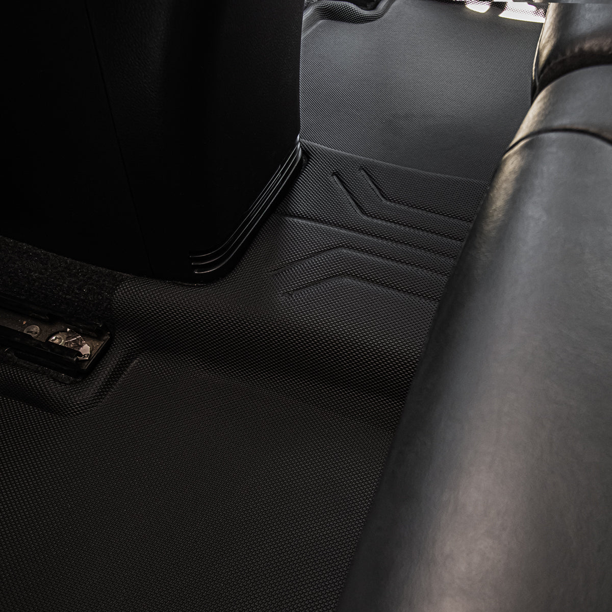 พรมปูพื้นรถยนต์ Justmate Isuzu D-Max 4d 007