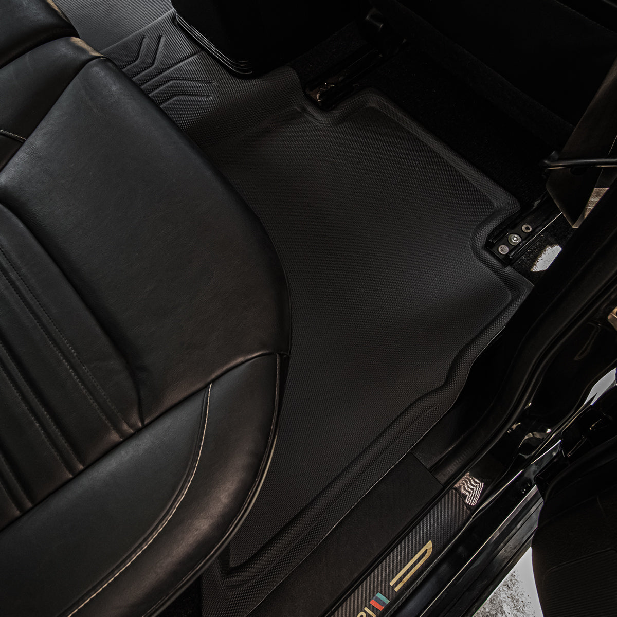 พรมปูพื้นรถยนต์ Justmate Isuzu D-Max 4d 008