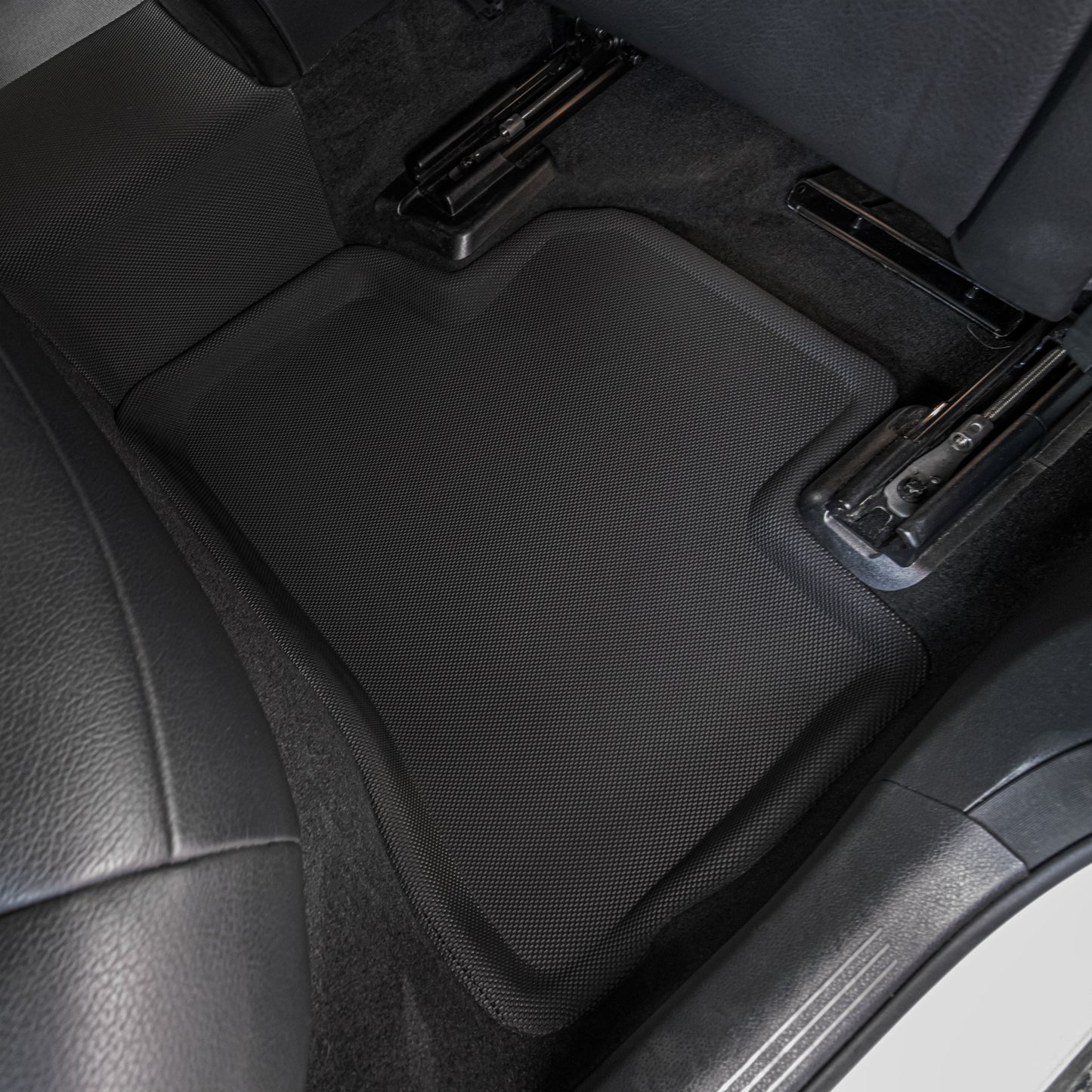 พรมปูพื้นรถยนต์ Justmate Mercedes-Benz GLC X253 2016-2022 250D 300e 07