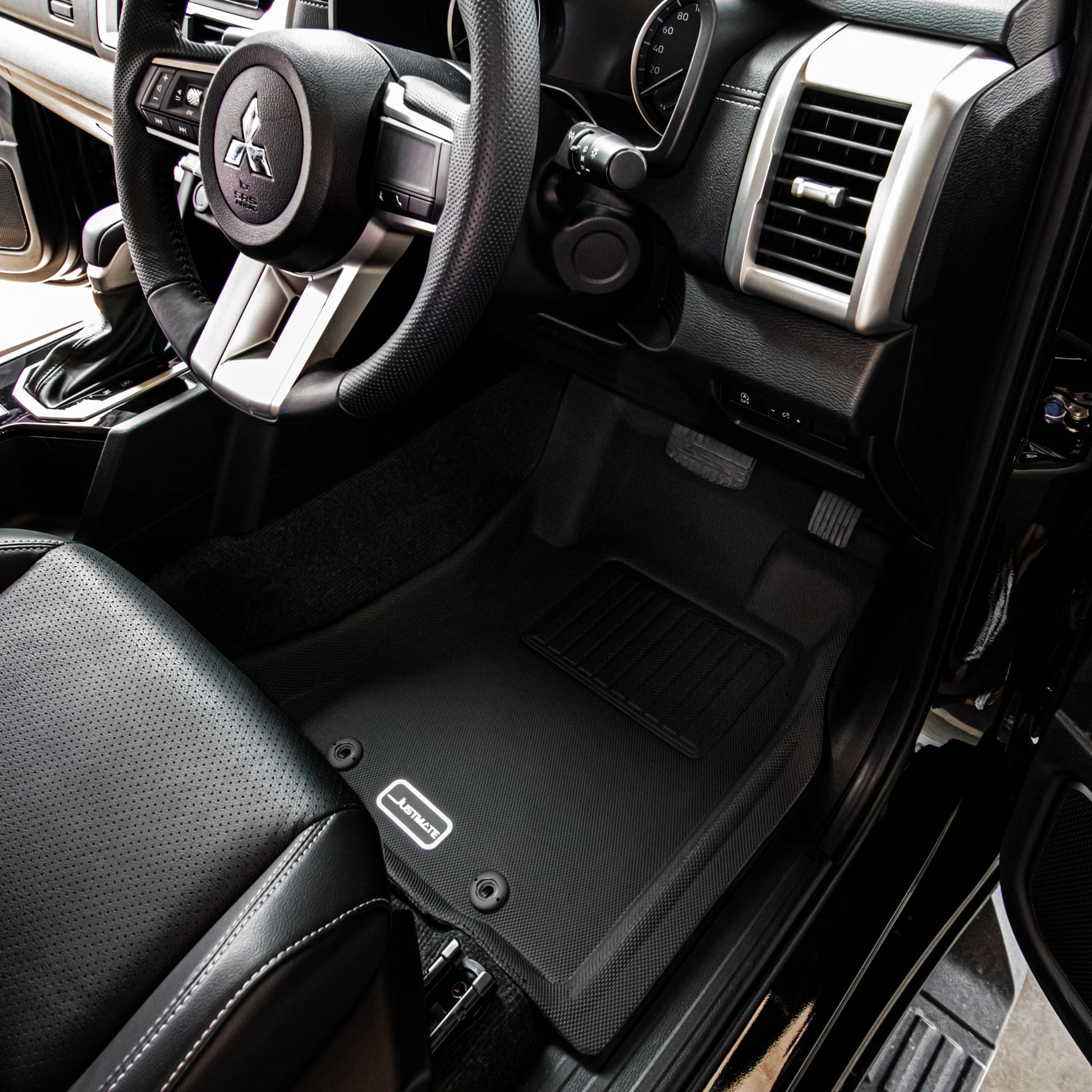 พรมปูพื้นรถยนต์ Justmate Mitsubishi Triton 02