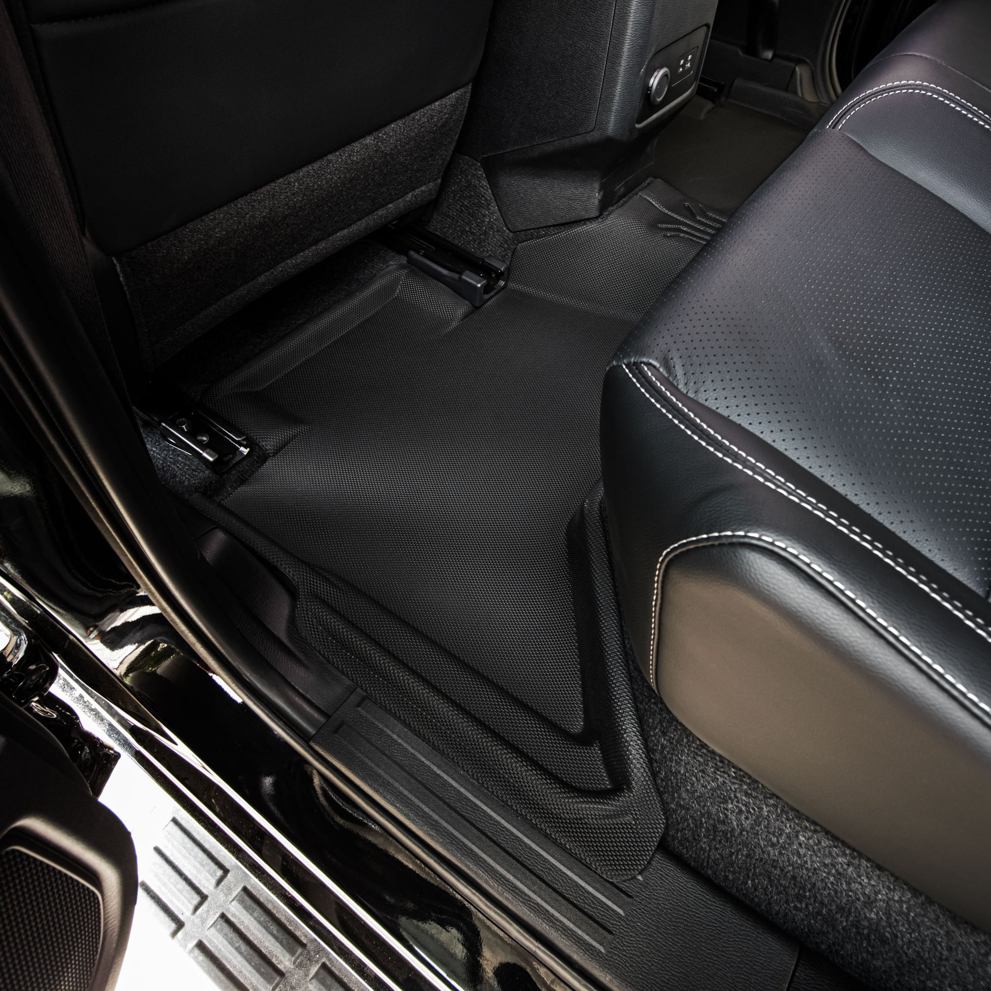 พรมปูพื้นรถยนต์ Justmate Mitsubishi Triton 08