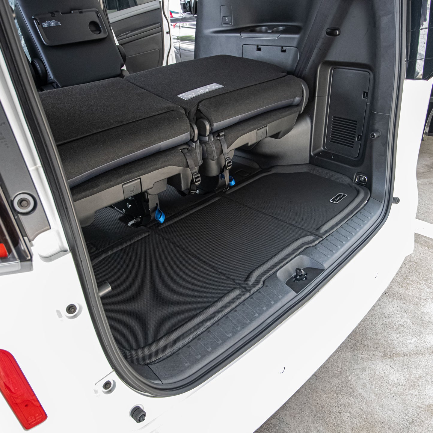 พรมปูพื้นรถยนต์ Justmate NISSAN SERENA e-POWER C28 009