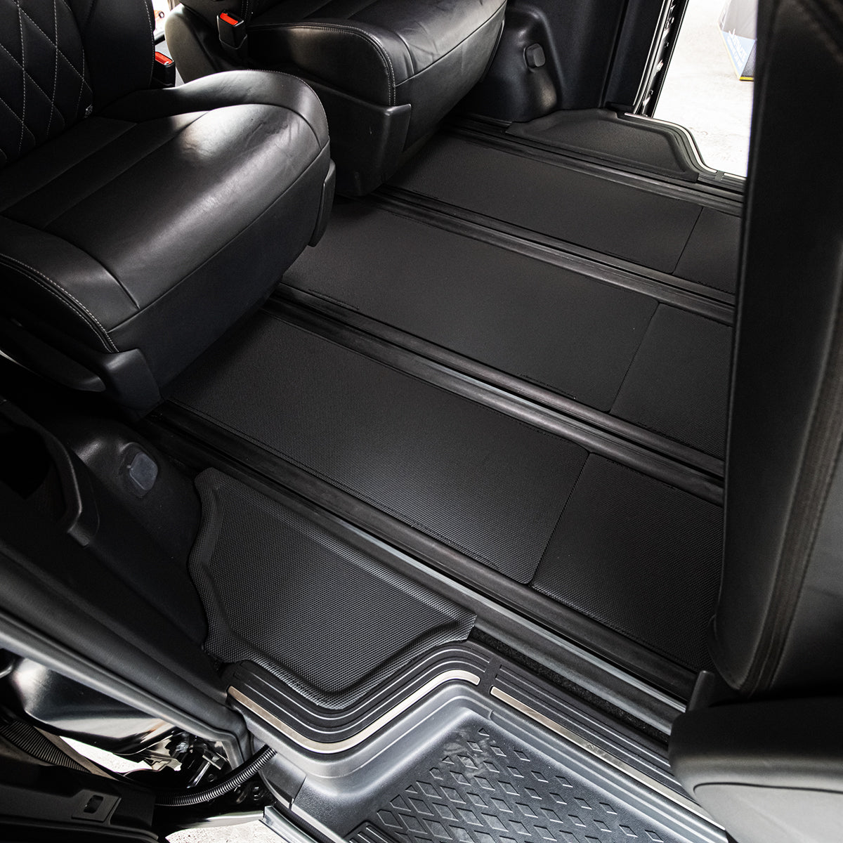 พรมปูพื้นรถยนต์ TOYOTA MAJESTY [ YEARS.2020 - 2030 ] FULLSET