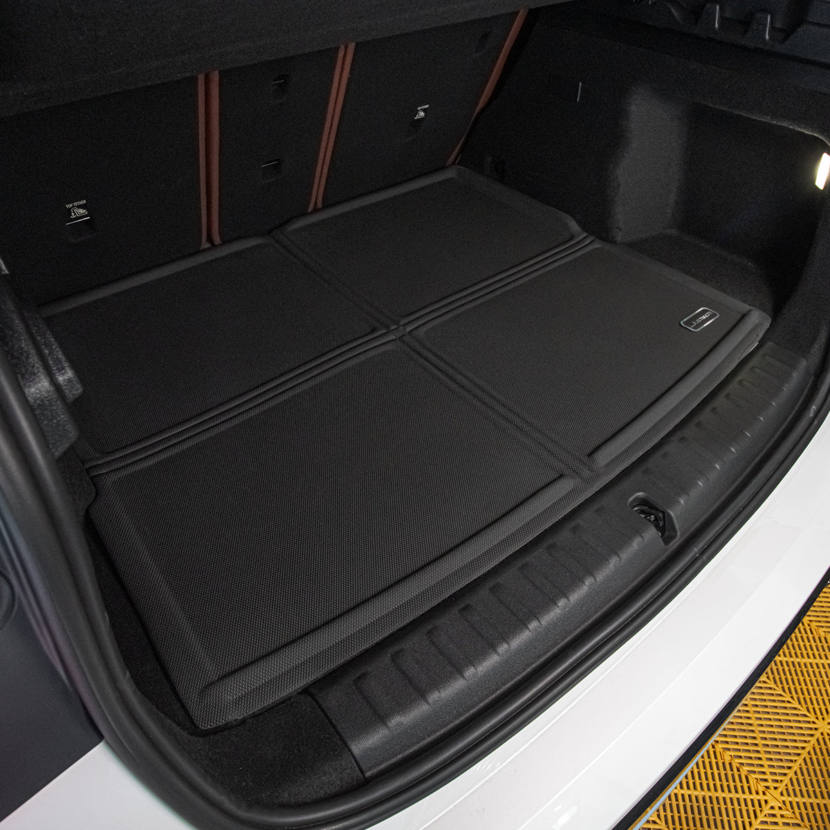 พรมปูพื้นรถยนต์ BMW  iX1 L U12 [ YEARS.2025 - 2030 ] CARGO eDrive20L