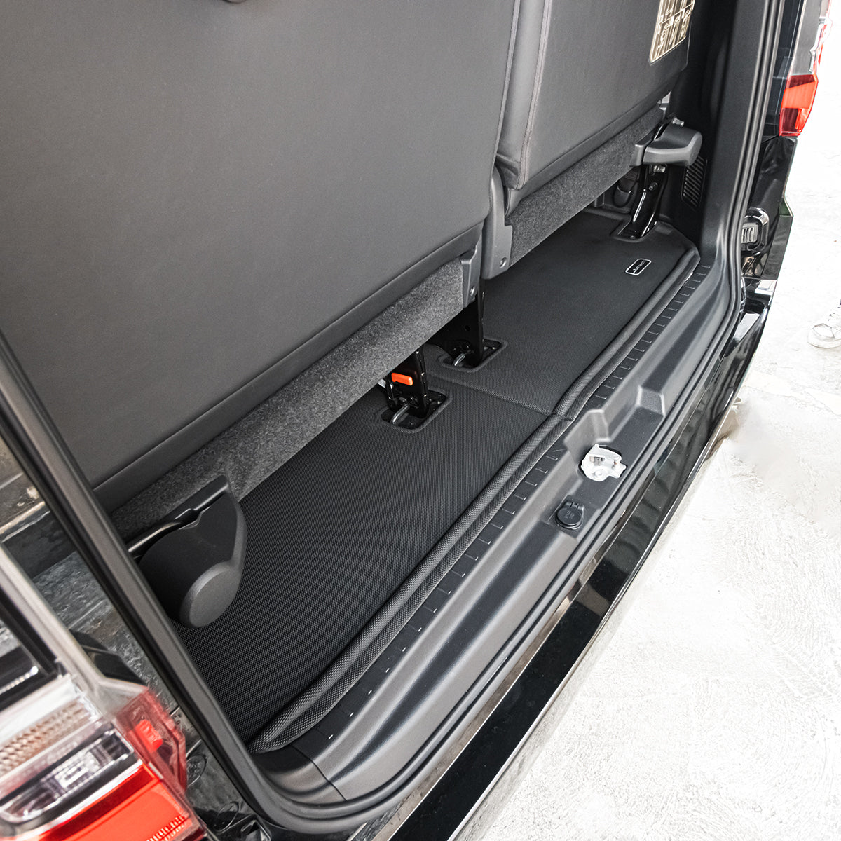 พรมปูพื้นรถยนต์ TOYOTA MAJESTY [ YEARS.2020 - 2030 ] FULLSET