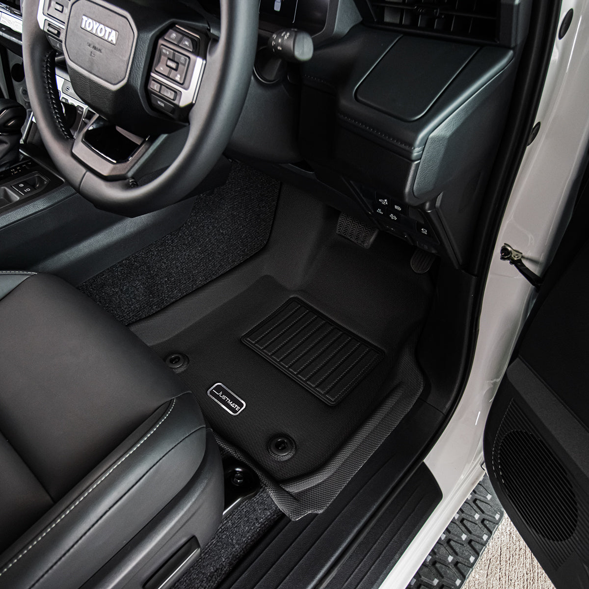 พรมปูพื้นรถยนต์ TOYOTA HILUX TRAVO SINGLE CAB AT [ YEARS. 2025 - 2035 ]