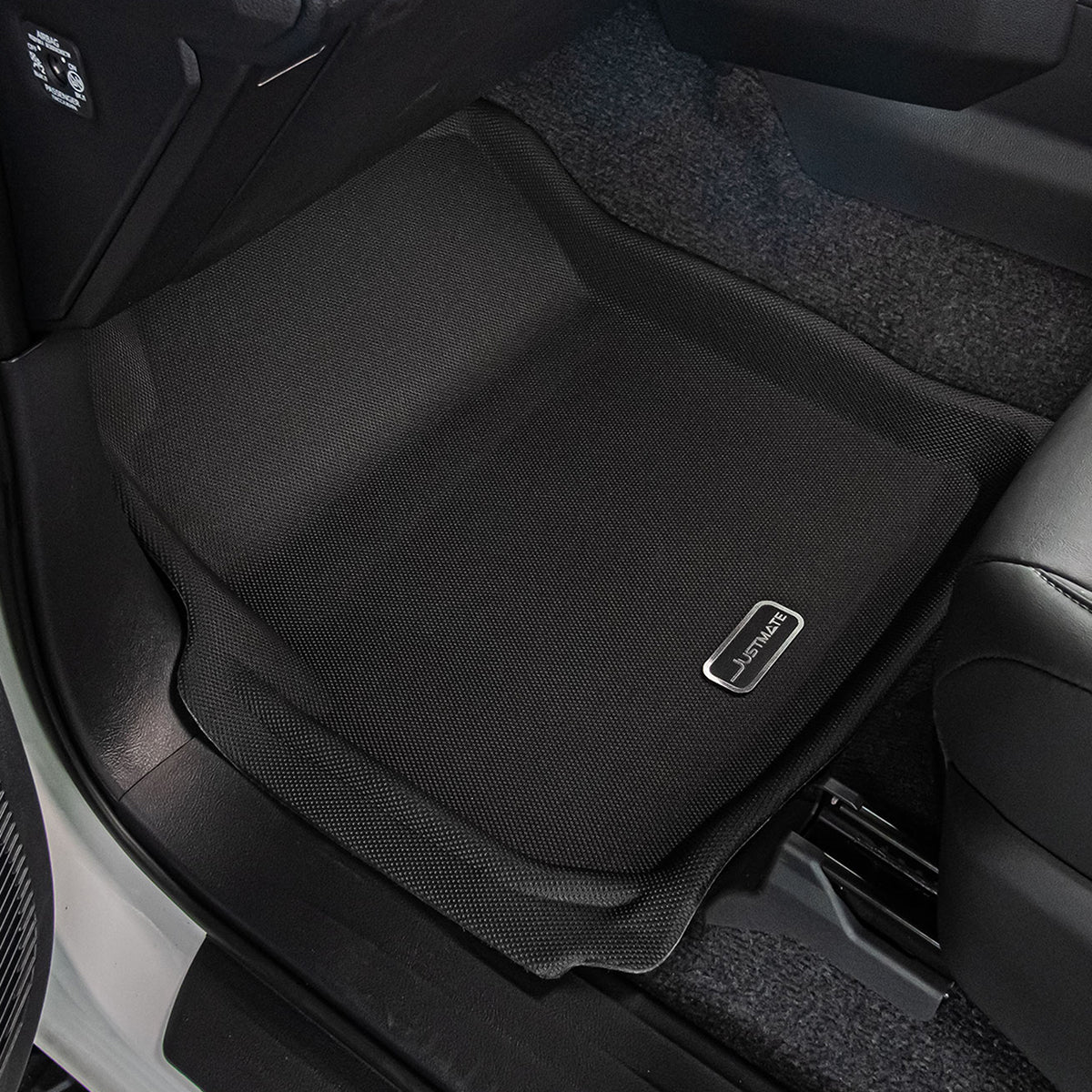 พรมปูพื้นรถยนต์ TOYOTA REVO CAB MT [ YEARS. 2020 - 2025 ]