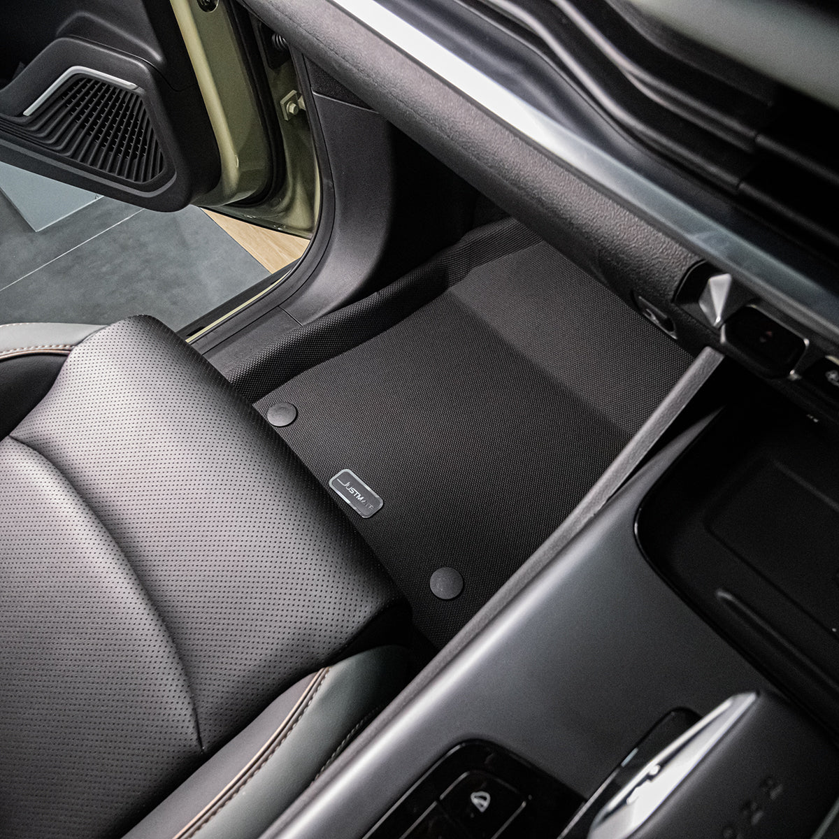 พรมปูพื้นรถยนต์ RIDDARA RD6  86 KWH [ YEARS. 2024 - 2028 ]