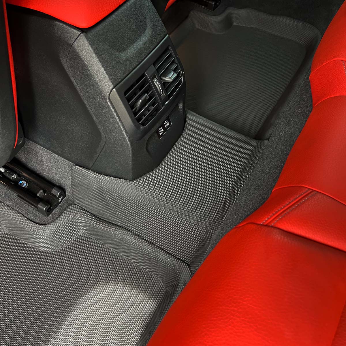 พรมปูพื้นรถยนต์ Justmate BMW 2 SERIES F44 0008