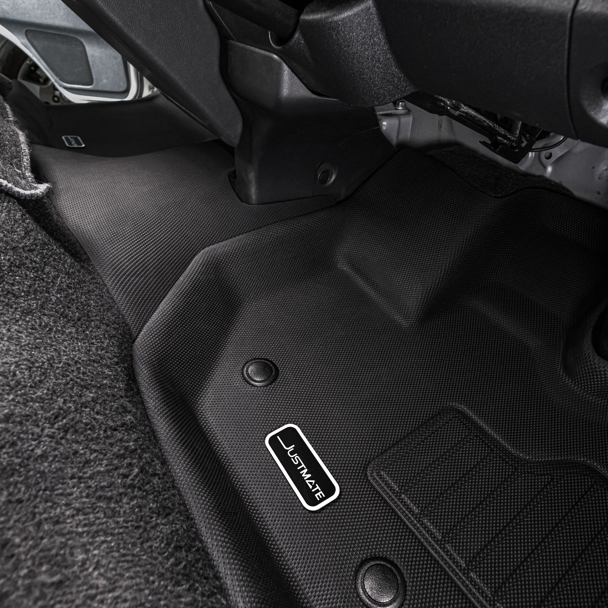 พรมปูพื้นรถยนต์ Justmate COMMUTER/VENTURY  03