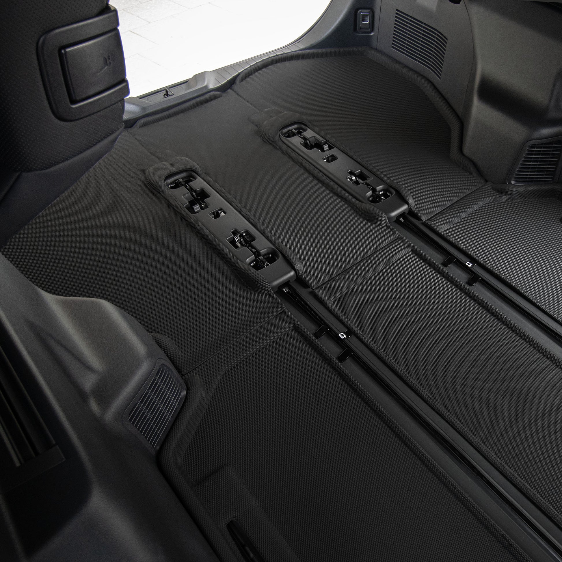 พรมปูพื้นรถยนต์ Justmate LEXUS LM 0006