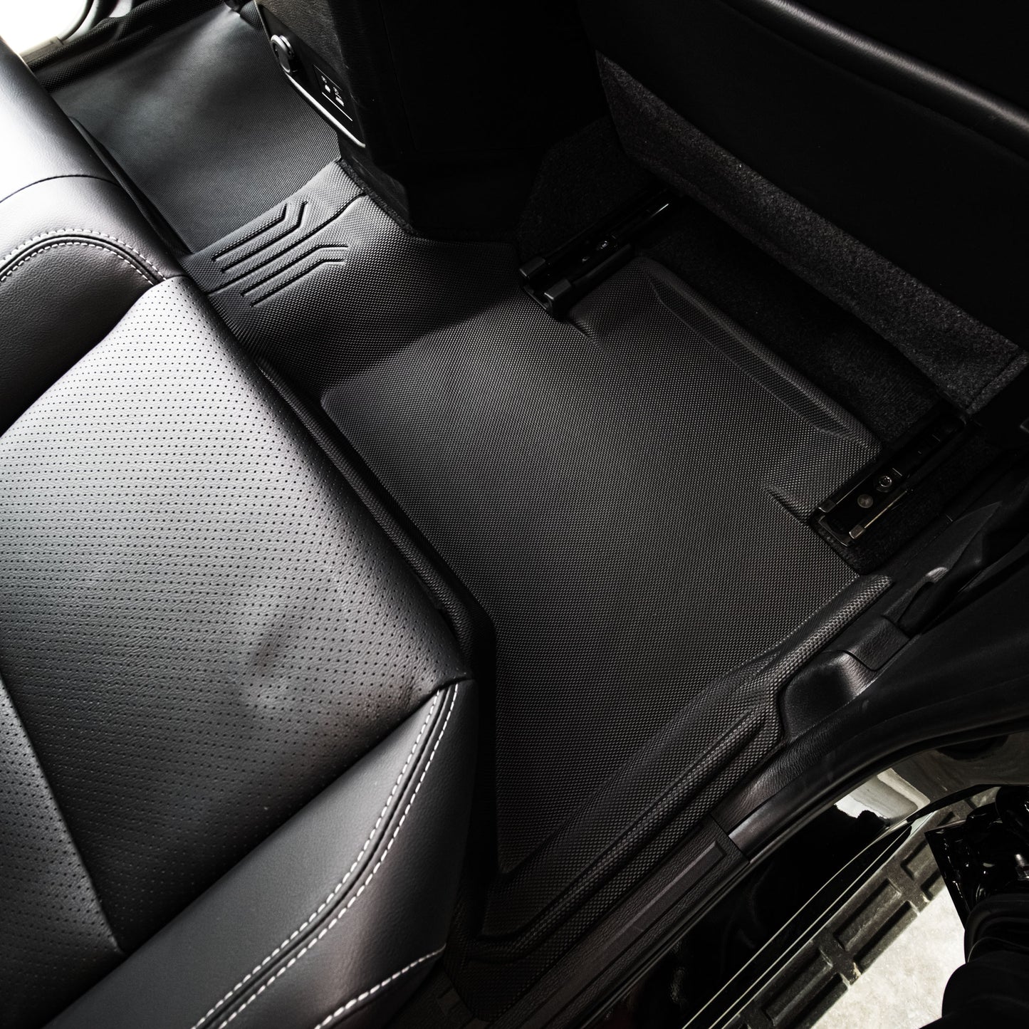 พรมปูพื้นรถยนต์ Justmate Mitsubishi Triton 10