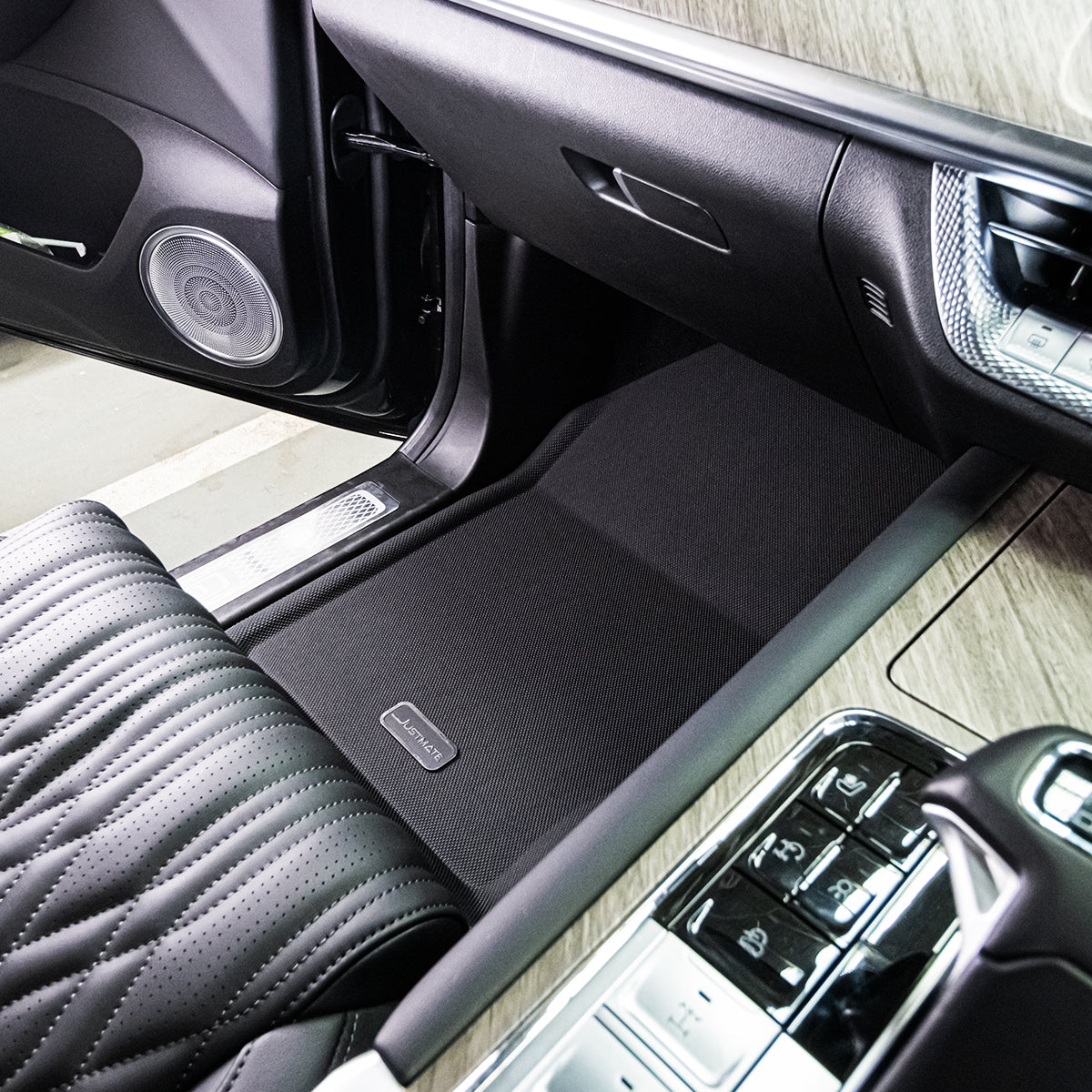 พรมปูพื้นรถยนต์ Justmate TANK 500 003