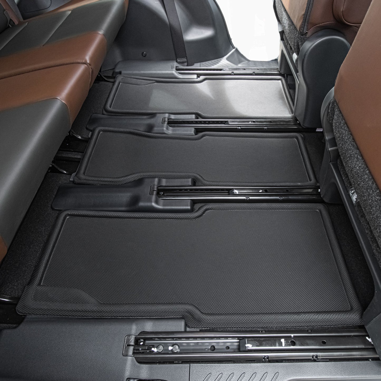 พรมปูพื้นรถยนต์ Justmate TOYOTA INNOVA ZENIX 08
