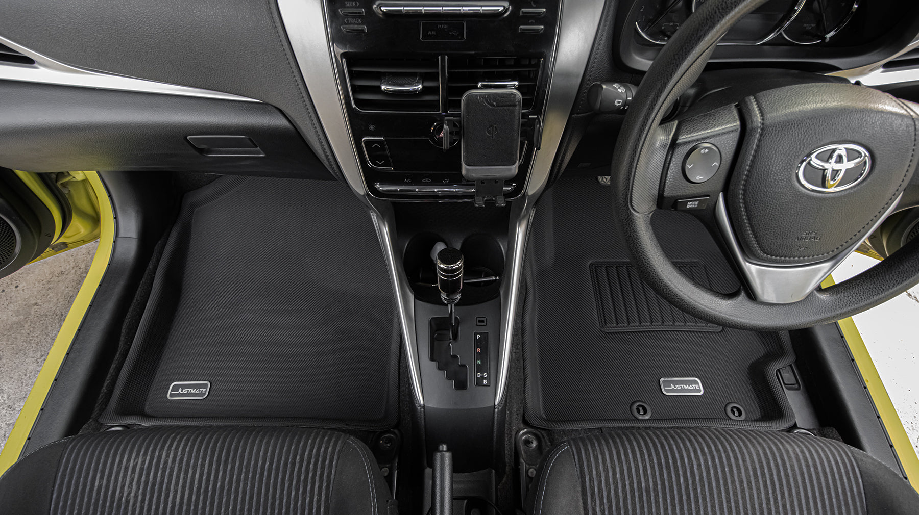 พรมปูพื้นรถยนต์ TOYOTA YARIS/VIOS 02