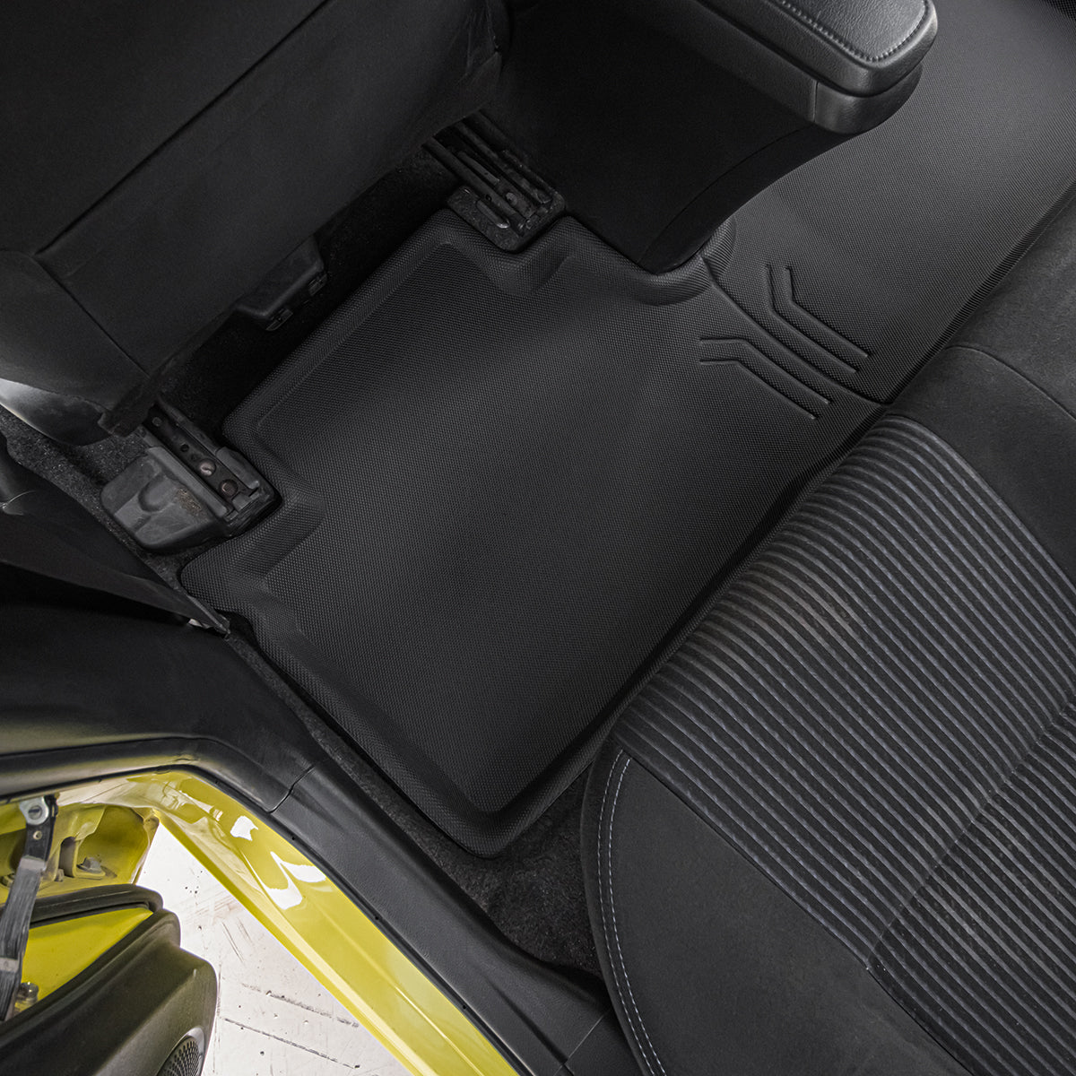 พรมปูพื้นรถยนต์ TOYOTA YARIS/VIOS 05